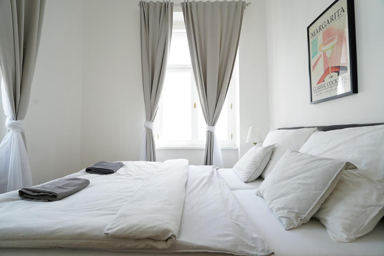 The Dante Prague - Family And Friends Apartments Extérieur photo