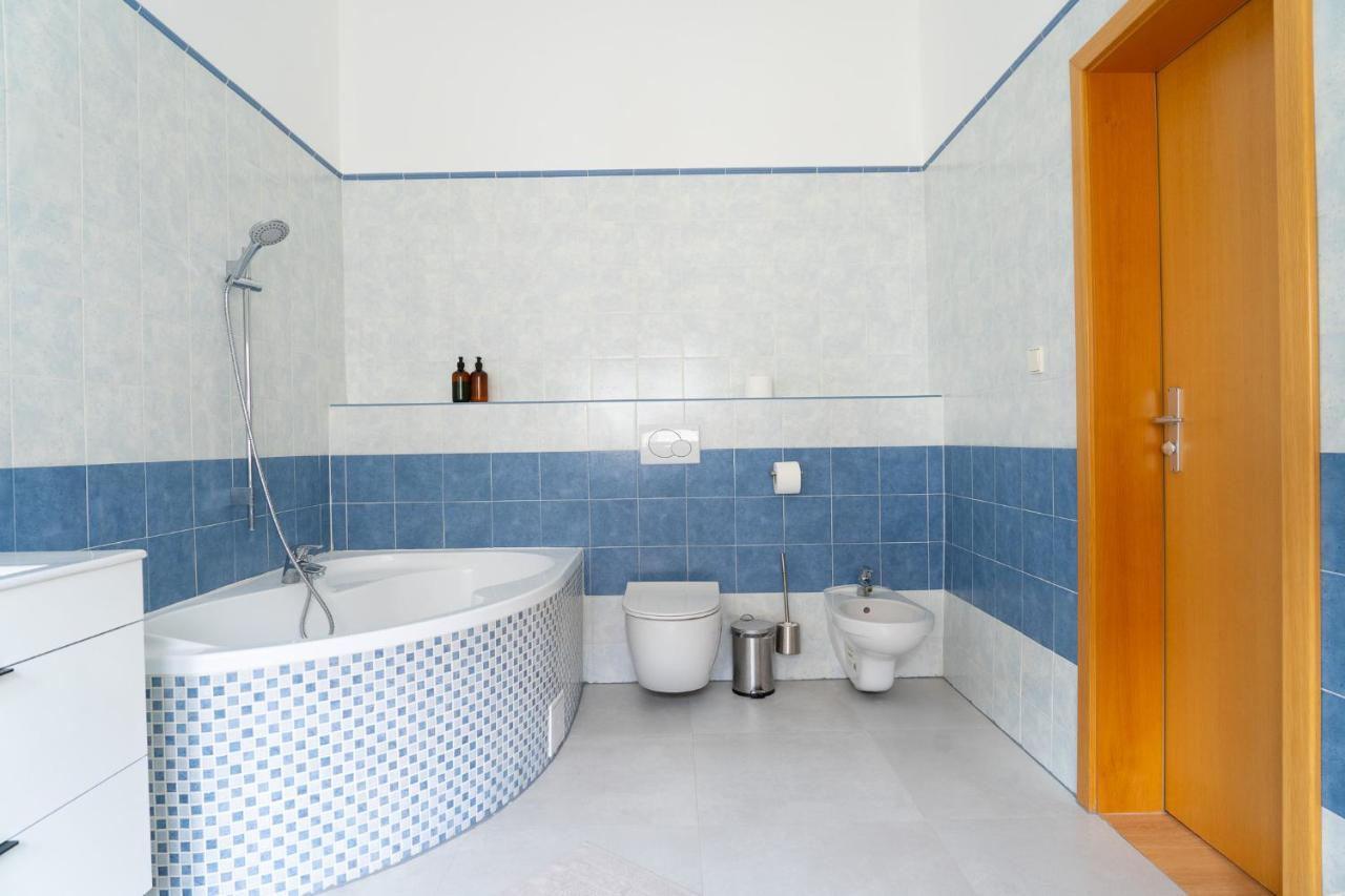 The Dante Prague - Family And Friends Apartments Extérieur photo